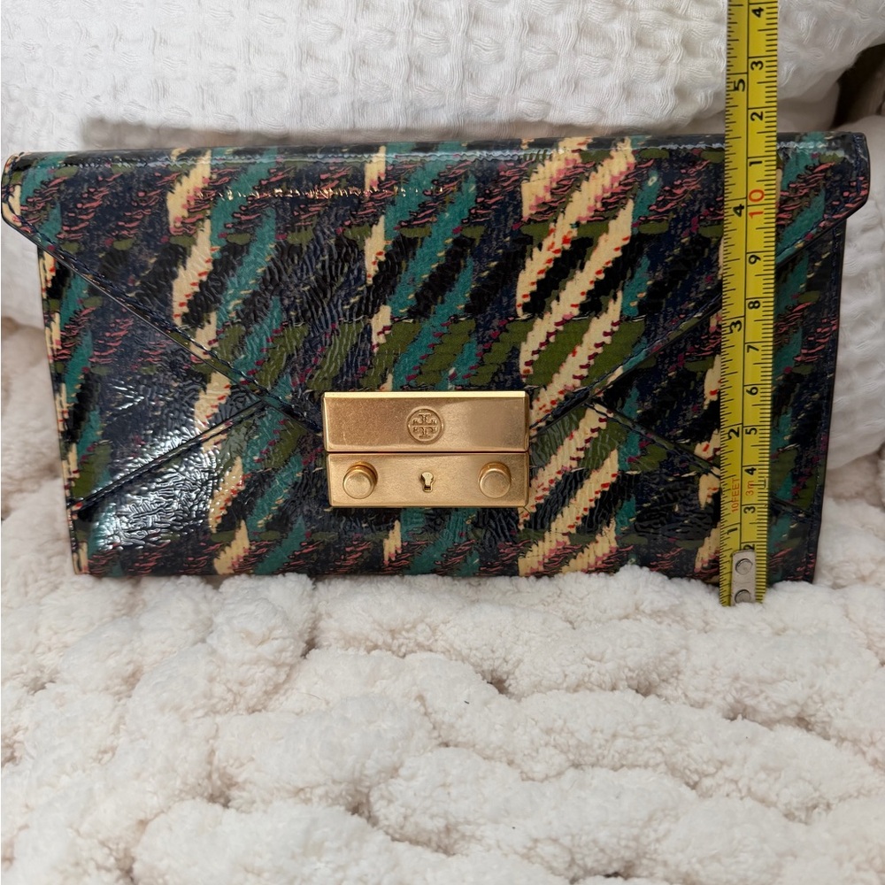 Tory Burch Multi-Color Patterned Envelope Clutch/wallet with Gold Lock - Picture 4 of 8